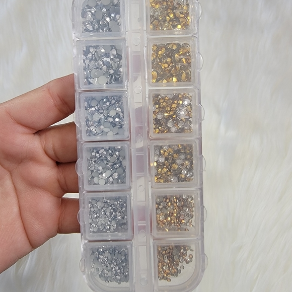 App. 5000pcs different sizes, 2 colors in 1 pack flatback rhinestones - Picture 2 of 3